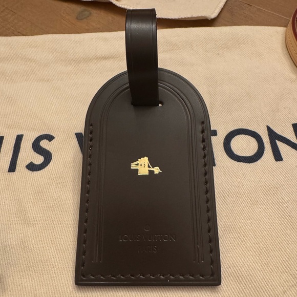 Louis Vuitton Chocolate Leather Luggage Tag - Picture 1 of 2